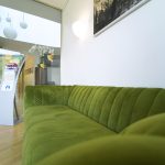 Zahngesundheit im Loretto Tübingen - Sofa Wartezimmer, Zahngesundheit im loretto, implantat, Zahnimplantate, Zähne, Implantologie, Tübingen